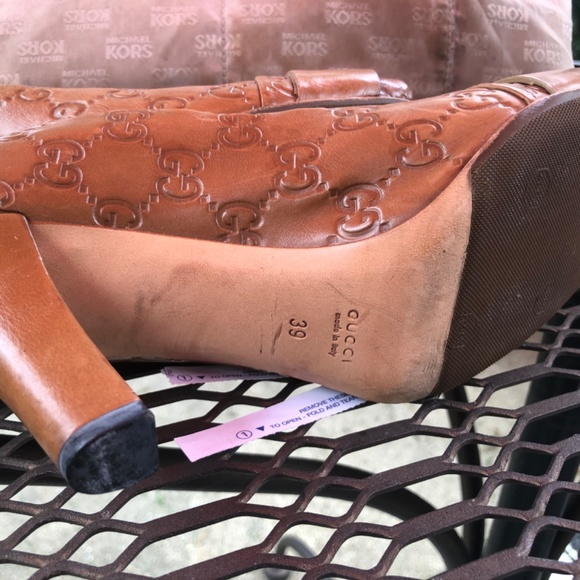 Gucci Monogram Pumps - Picture 2 of 3